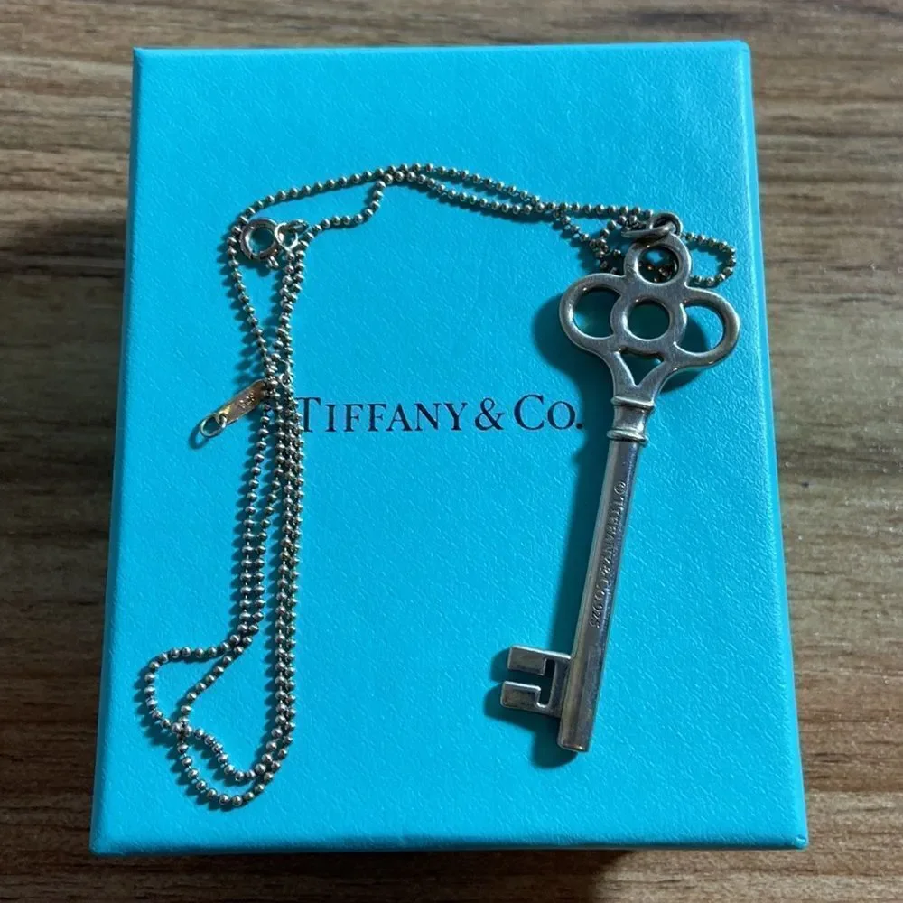 Tiffany & Co Key and chain silver with pouch and box
